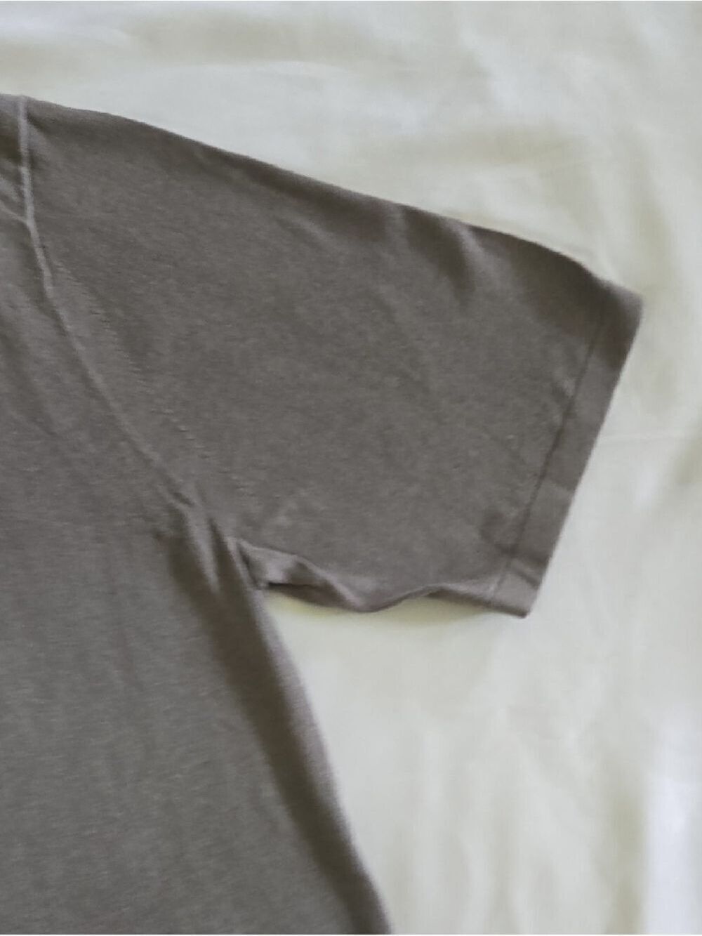 Uniqlo Men’s Polo Shirt in Olive - Picture 3 of 6